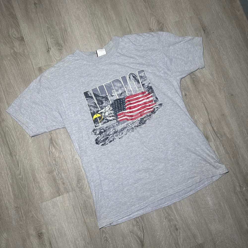 Grey vintage 90s USA flag t-shirt
